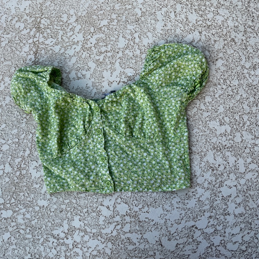 green floral cropped blouse